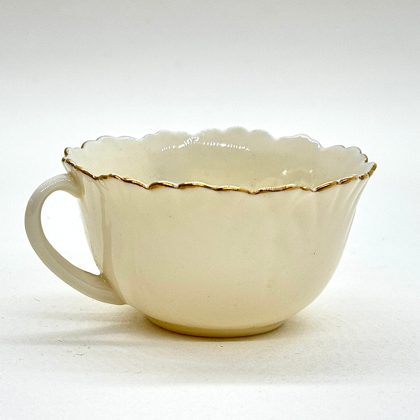 Carlton Wimborne Crested China Teacup 4 cm